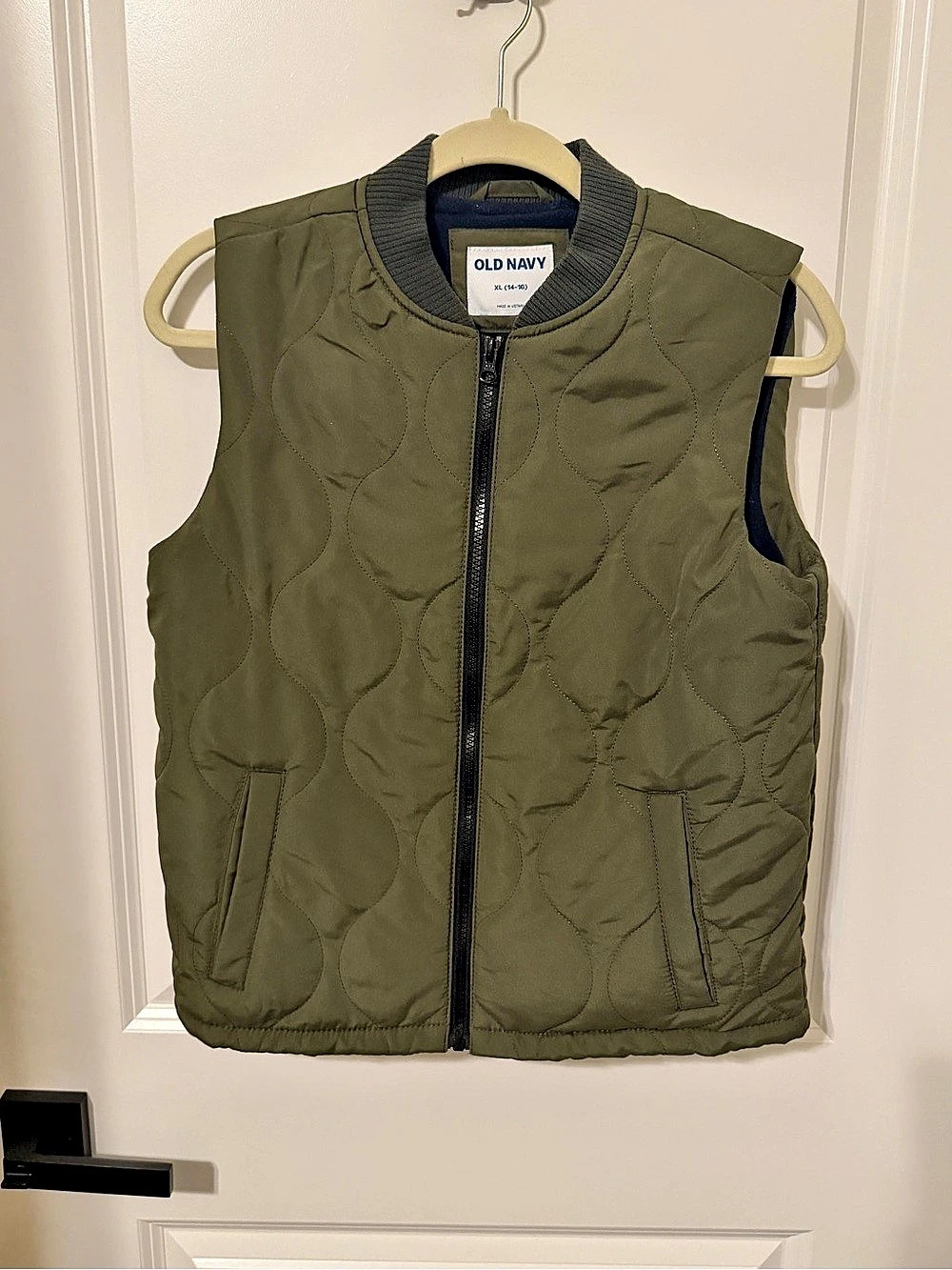 Old Navy Quilted Puffer Vest in Green Size XL (14-16)